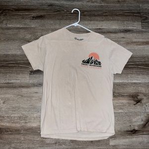 Beige tshirt